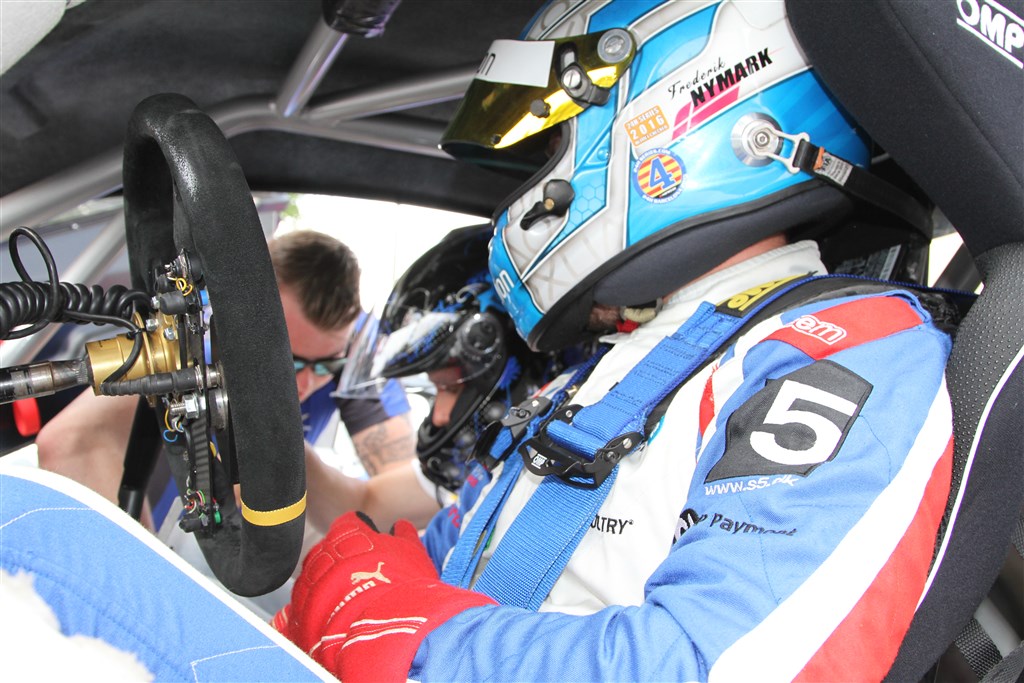 En gæst gør sig klar til en omgang i Mindeparken.
(Foto: Motorsporten.dk)